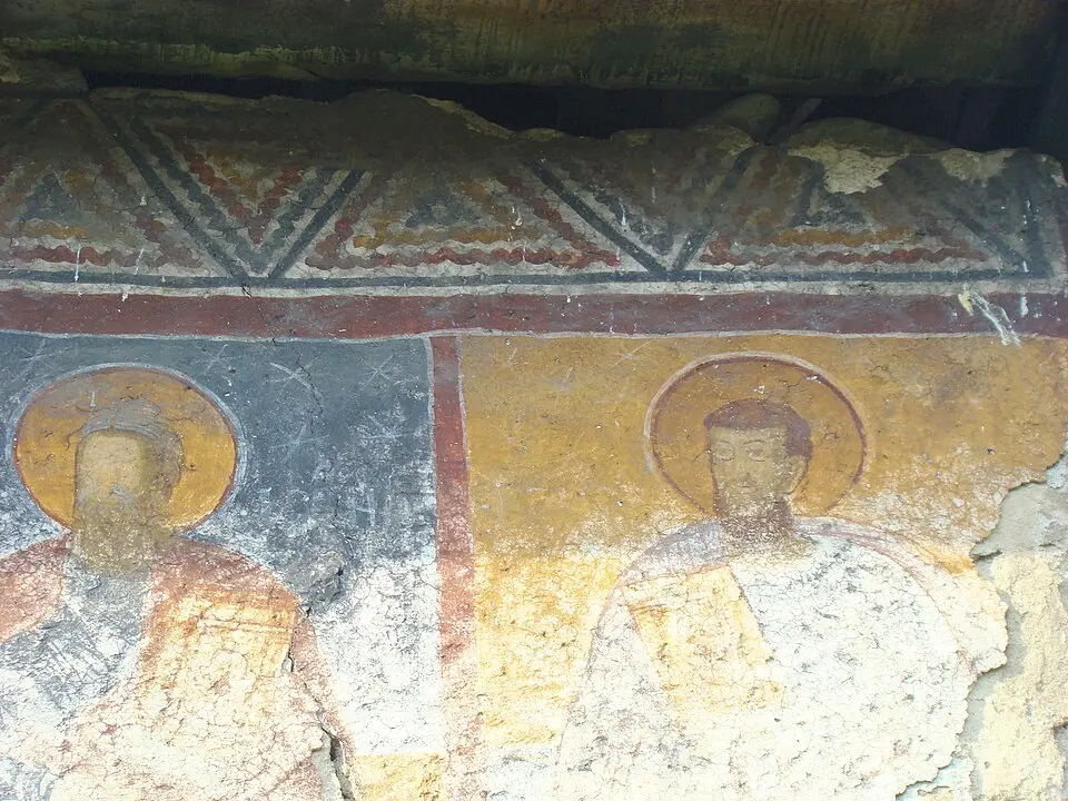 RO_HD_Biserica_monument_din_Baru_Mare_(19)